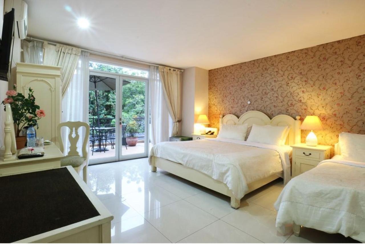 La Nostalgie Boutique Guest House Bandung Extérieur photo