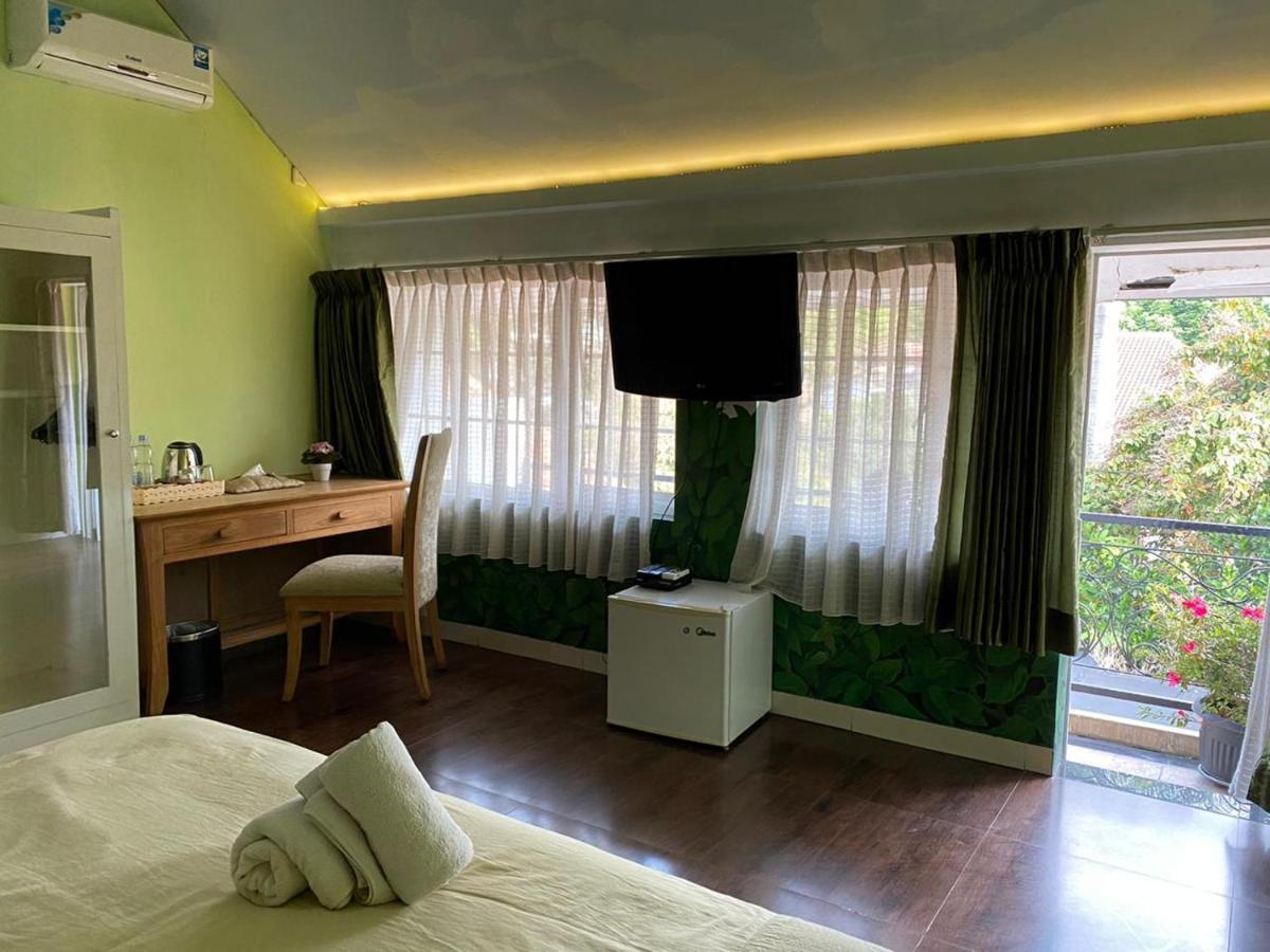 La Nostalgie Boutique Guest House Bandung Extérieur photo