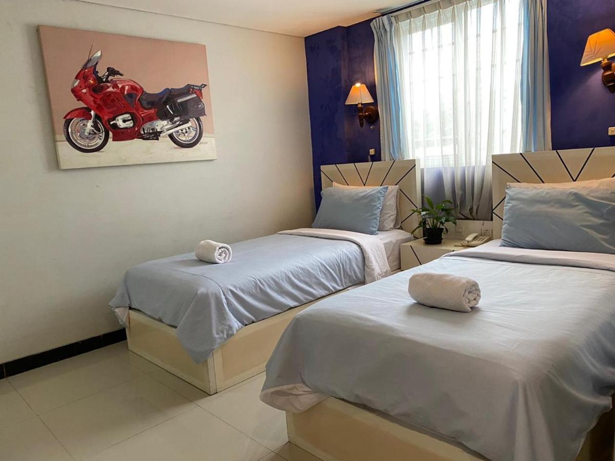 La Nostalgie Boutique Guest House Bandung Extérieur photo
