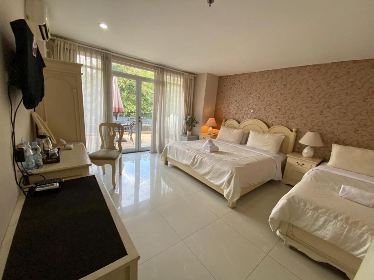 La Nostalgie Boutique Guest House Bandung Extérieur photo