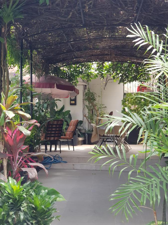 La Nostalgie Boutique Guest House Bandung Extérieur photo