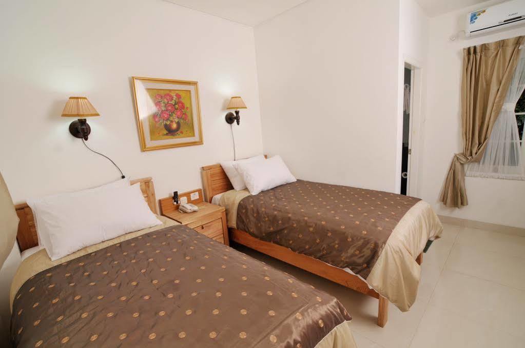 La Nostalgie Boutique Guest House Bandung Extérieur photo
