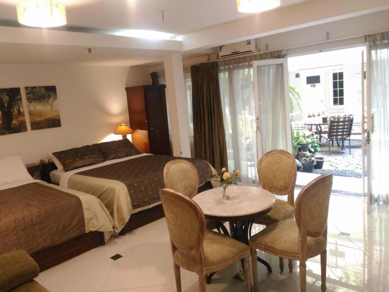 La Nostalgie Boutique Guest House Bandung Extérieur photo