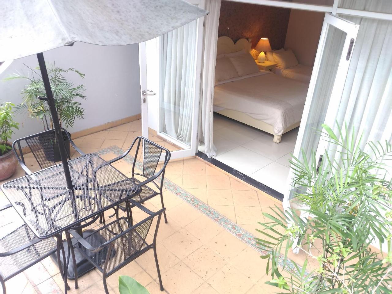 La Nostalgie Boutique Guest House Bandung Extérieur photo