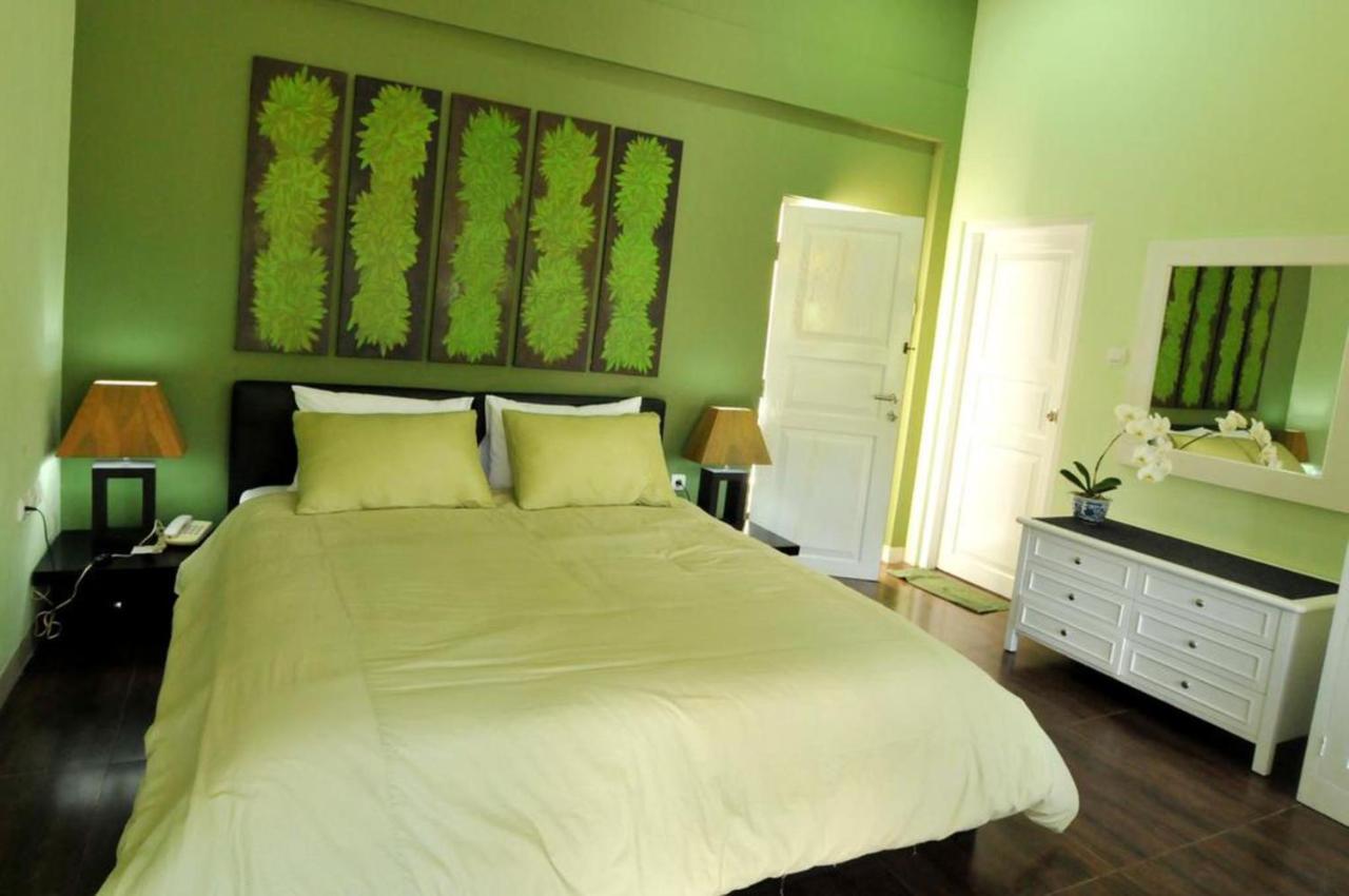 La Nostalgie Boutique Guest House Bandung Extérieur photo